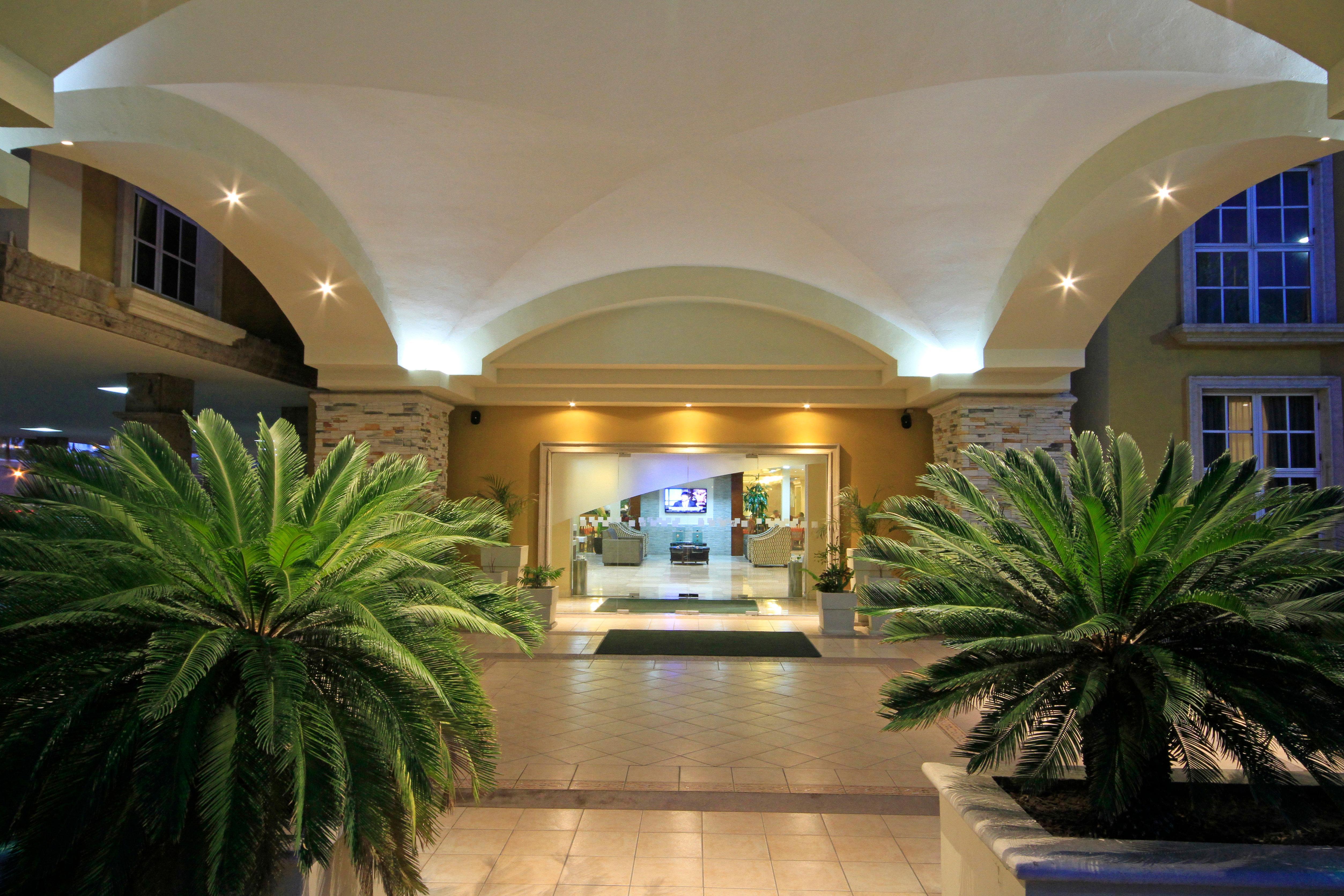 Holiday Inn Monclova By Ihg Extérieur photo